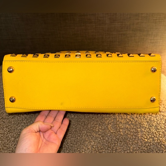 Like New 💛 Michael Kors Studded Hamilton Satchel - Picture 6 of 9